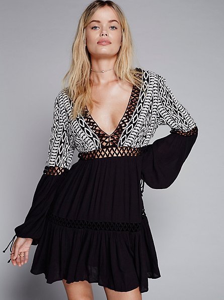 Bohemian Folk Embroidered Big Red Tracing Dress