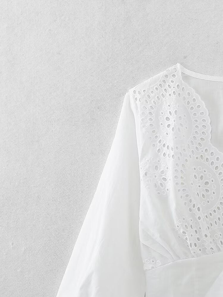 Lace V-neck Embroidery Short Blouse