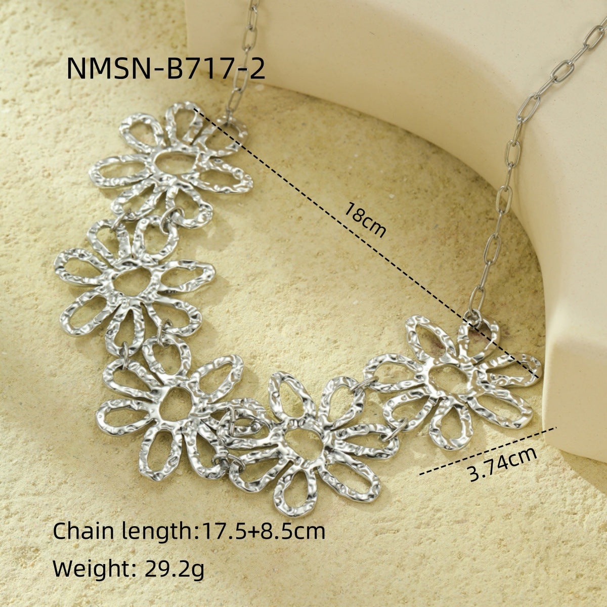Petals Necklace