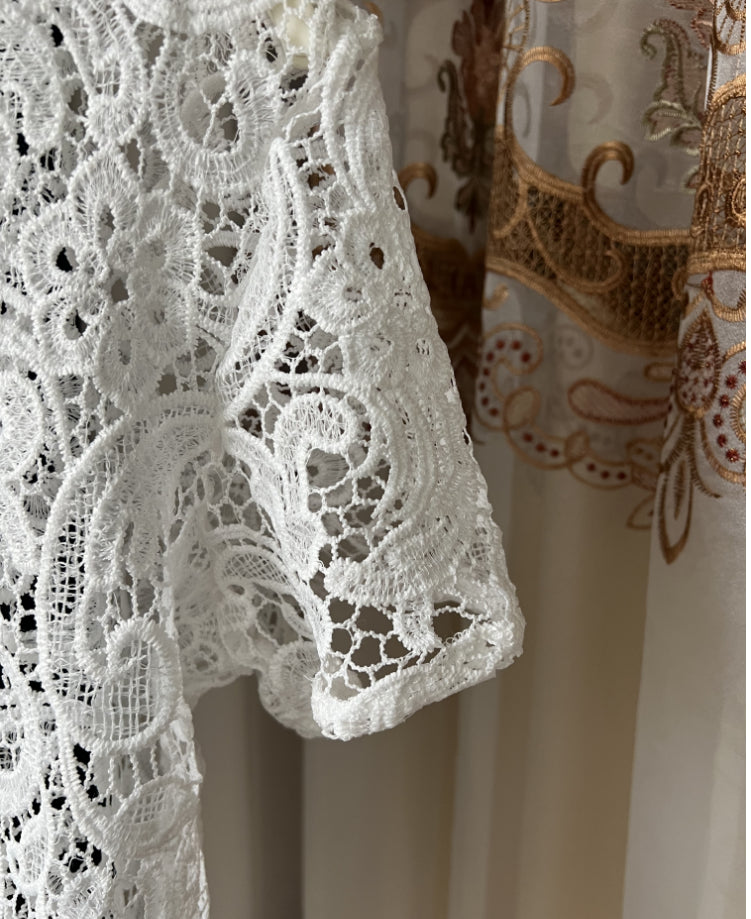 Lace Round Neck Blouse