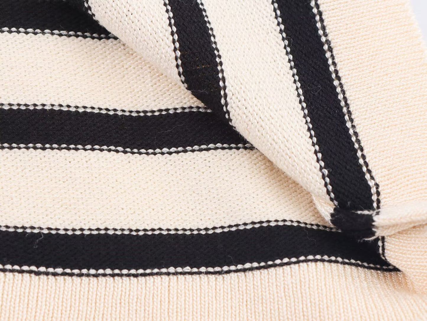 Stylish Simple round neck Striped knitted Top