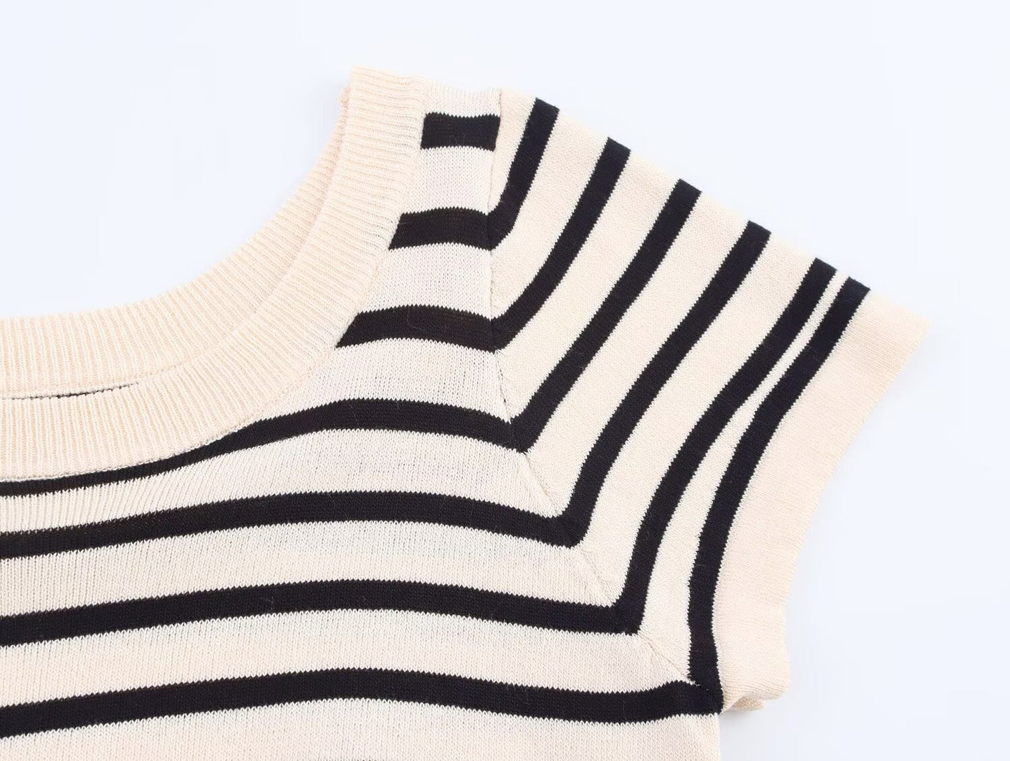 Stylish Simple round neck Striped knitted Top