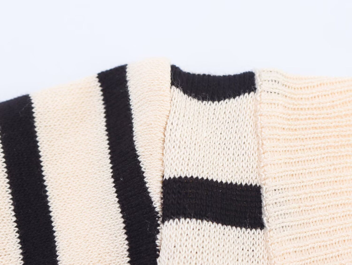 Stylish Simple round neck Striped knitted Top