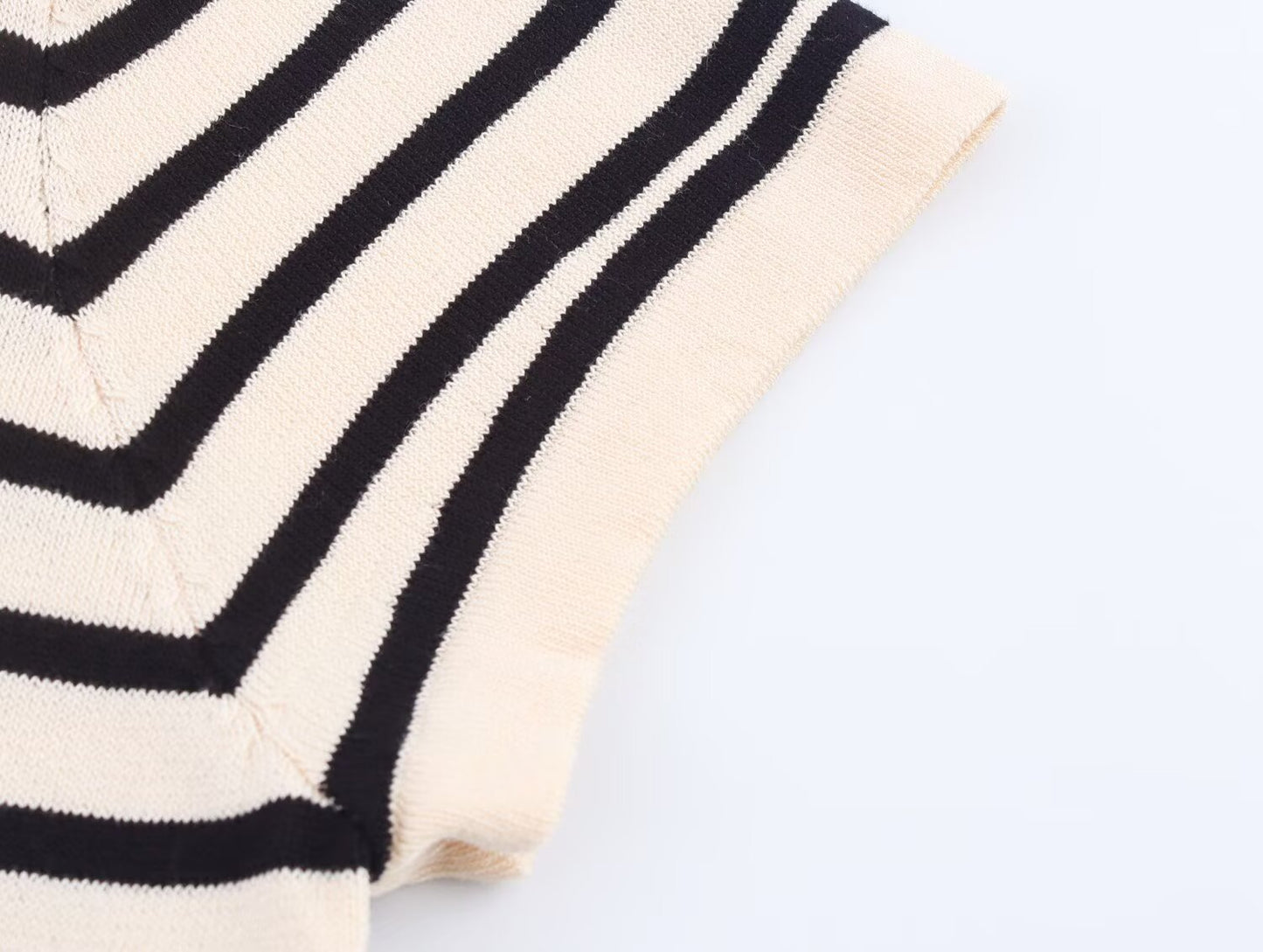 Stylish Simple round neck Striped knitted Top