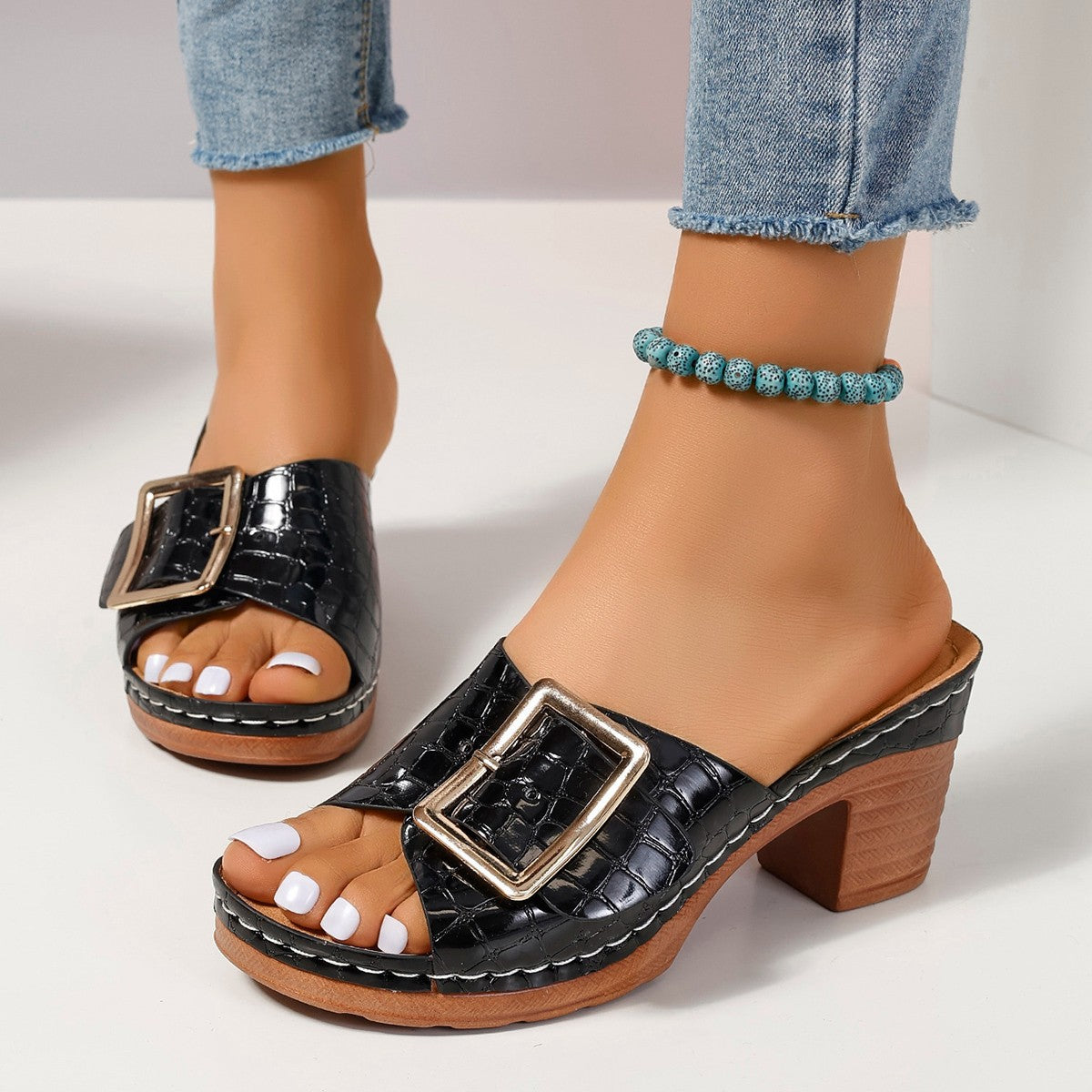 Black buckle