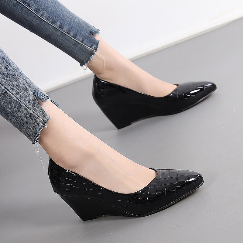 Pointed Work Wedges