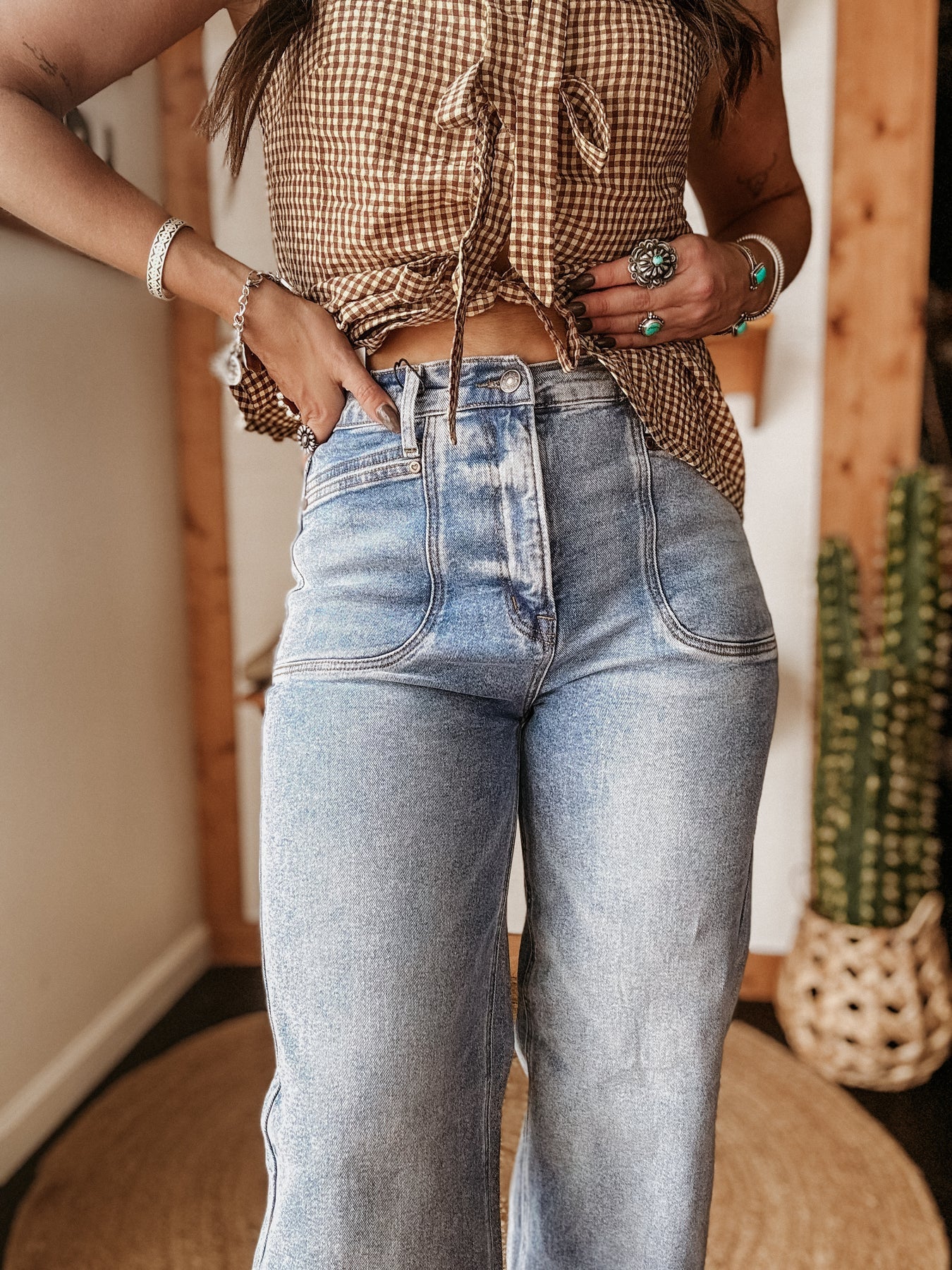 Washed out Elastic Mid Waist Straight Jeans