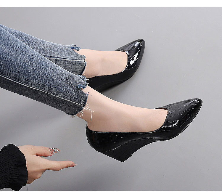 Pointed Work Wedges