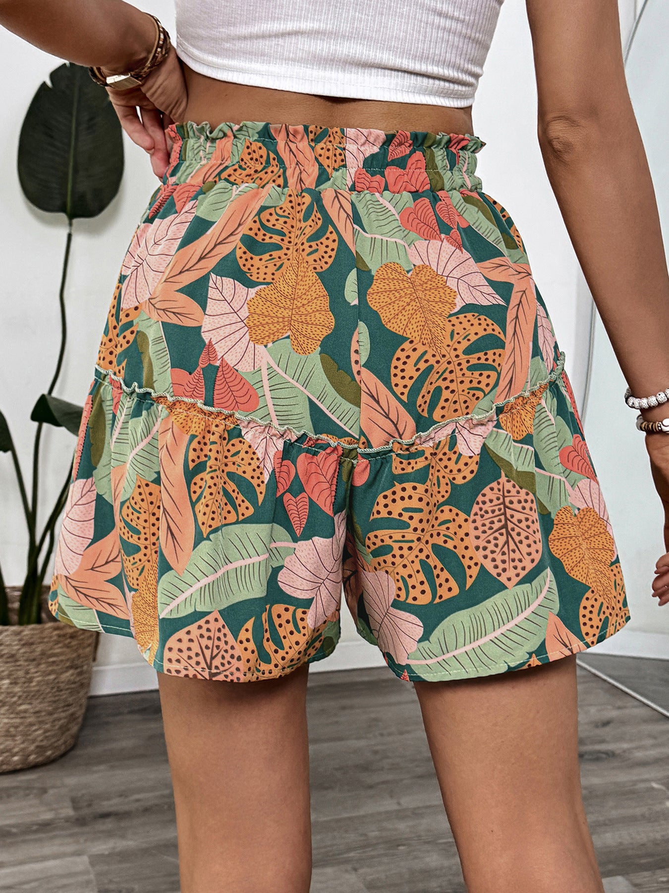 Tropical Floral Print Elastic Shorts