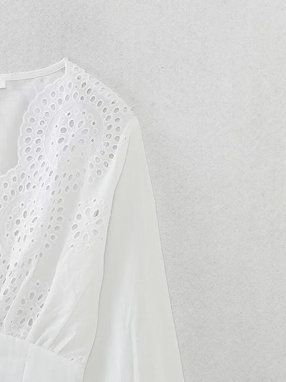 Lace V-neck Embroidery Short Blouse