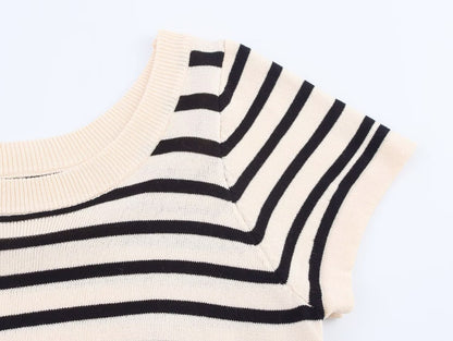 Stylish Simple round neck Striped knitted Top