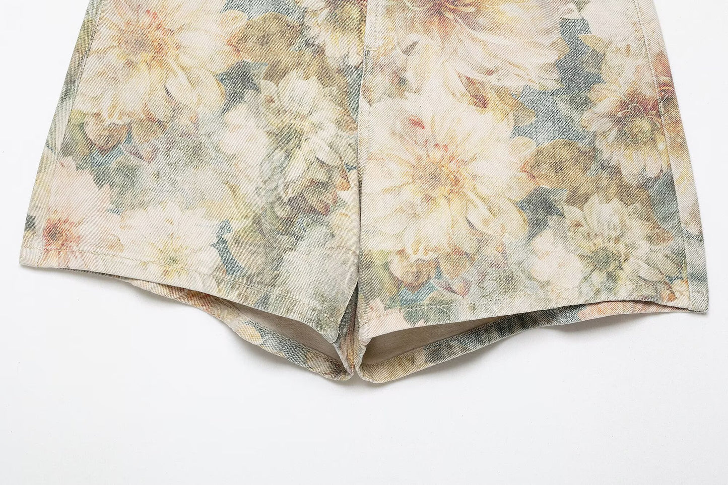 Slim Floral Printed Mid Waist Shorts