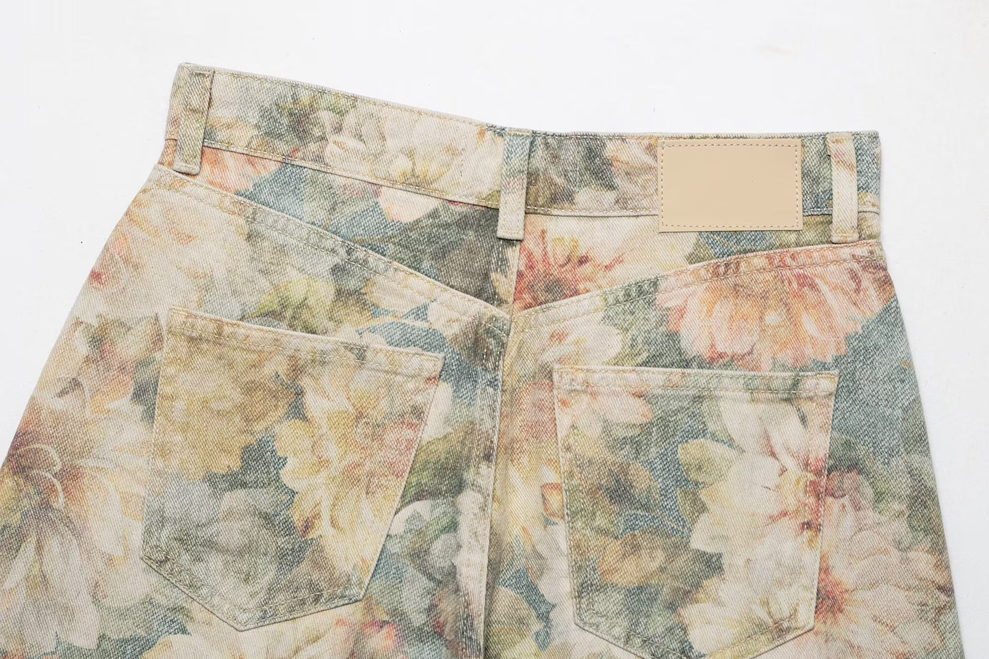 Slim Floral Printed Mid Waist Shorts