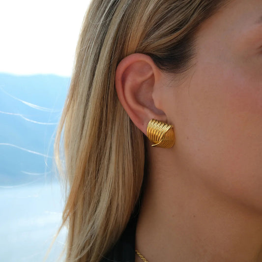 Striped Texture Staggered Studs