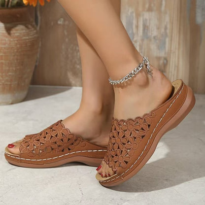 Simple Floral Cutout Lightweight Beach Sandals
