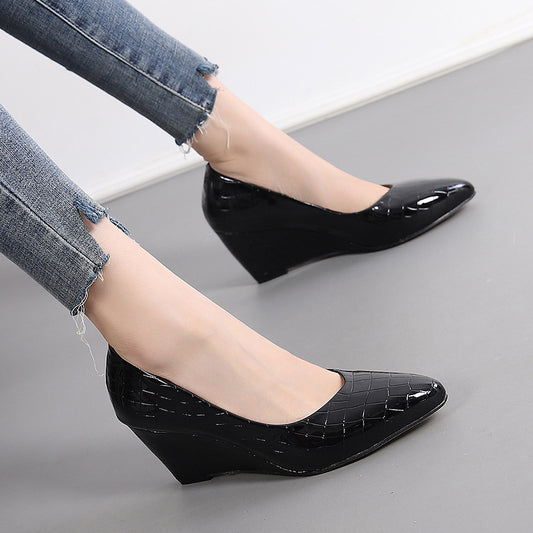 Pointed Work Wedges