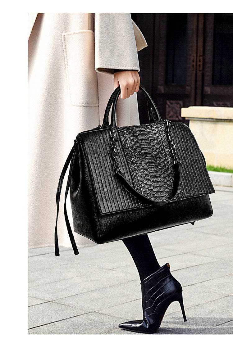 Heron Cay Tote Bag
