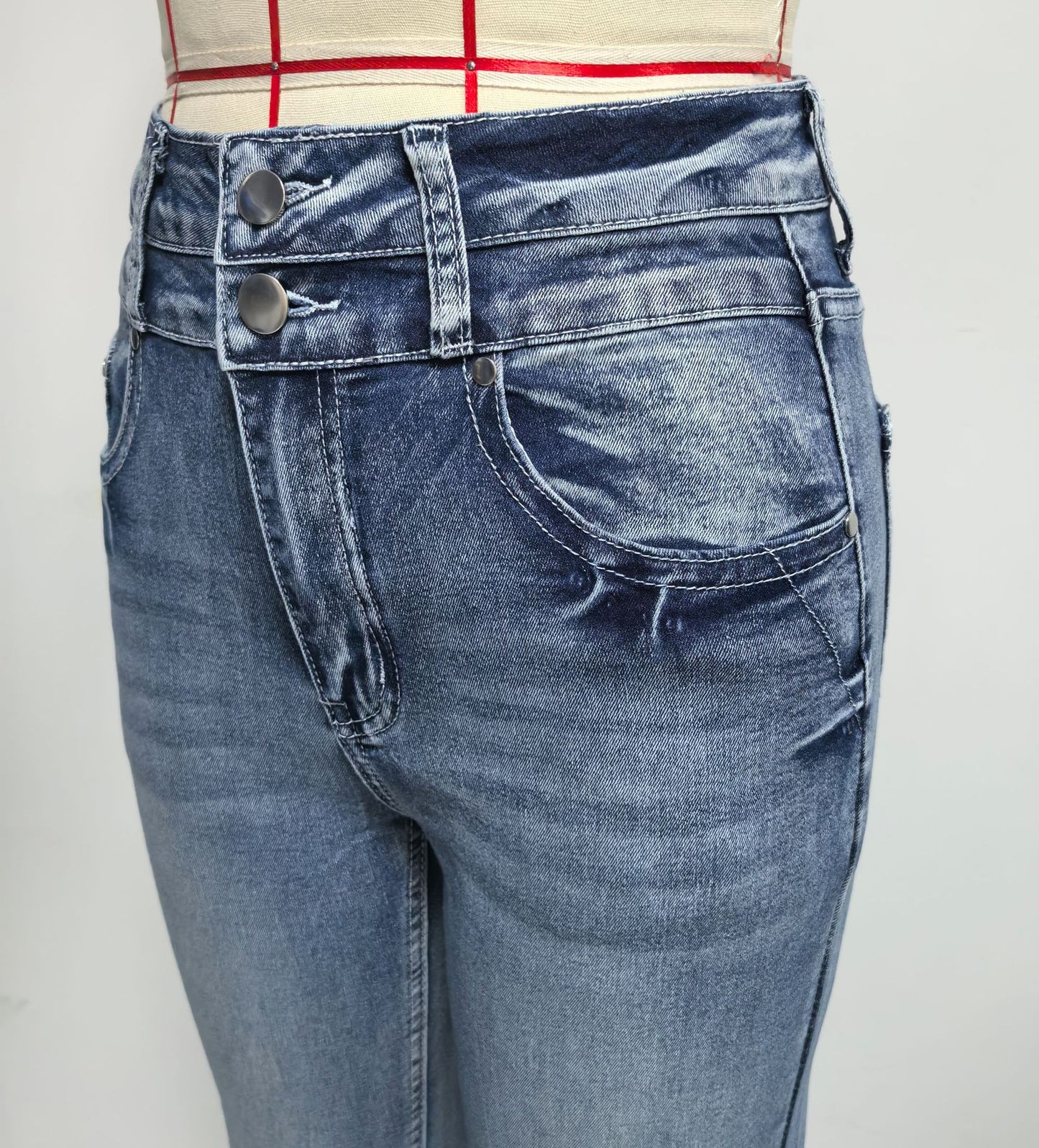 Back Pocket Embroidered Jeans